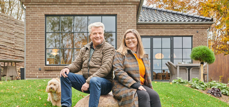 Nybygget hus på en smal grund