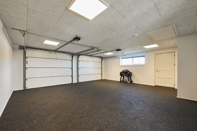 16046 K180 Dobbelt Garage