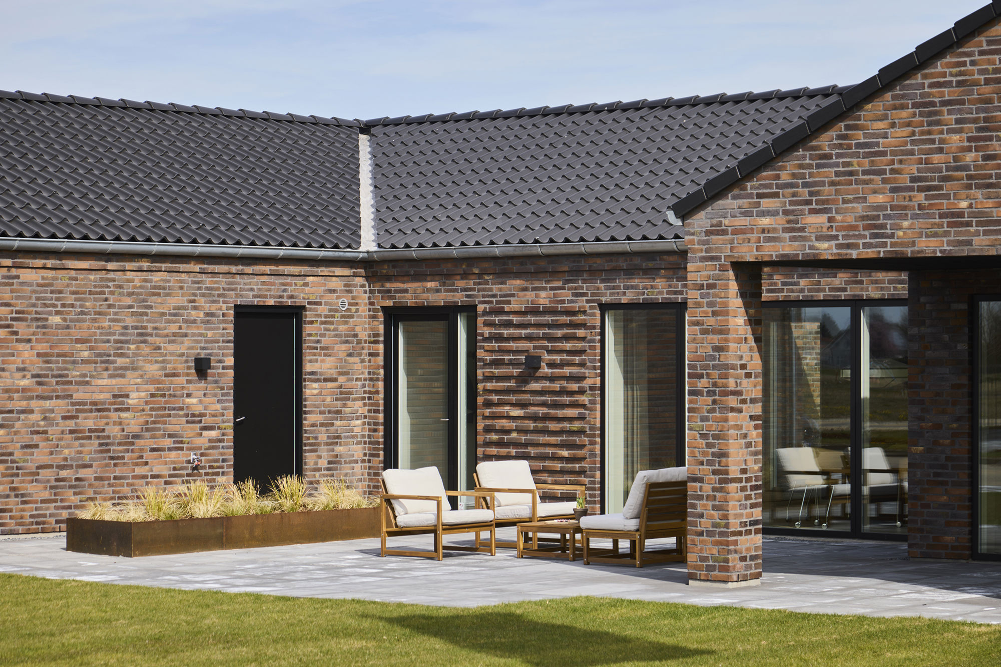 16512 Facade Med Terrasse