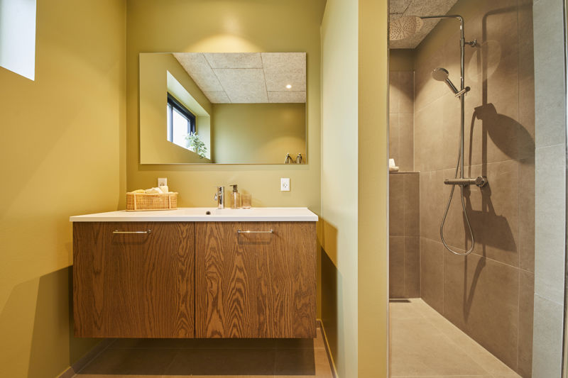 16568 Badeværeske Med Bruser