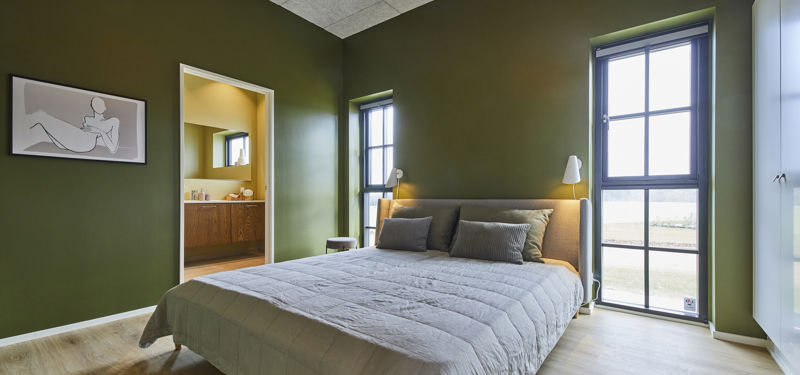 16568 Soveværelse Med Kig Til Bad