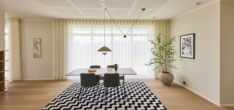 16501 Spisebord Stemning